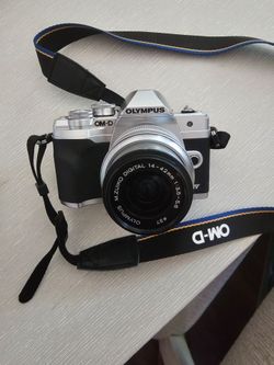 Olympus OM-D Mirrorless Camera with 14-42mm Lens