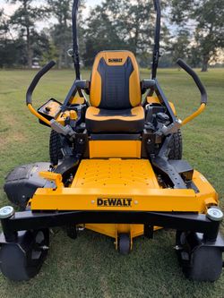 Dewalt Z254 54” Zero Turn Lawn Mower