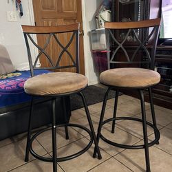 2 Bar Stools 