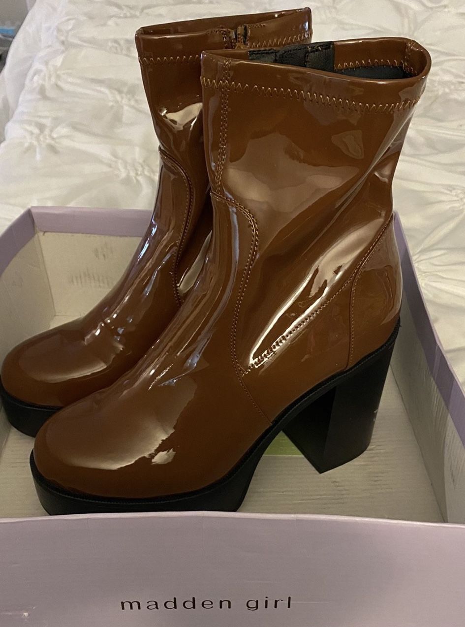 Womens Shoes/Boots