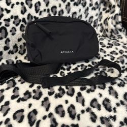 Athleta Women’s All About Crossbody Belt Bag