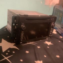 09 10 Chevy Traverse Radio CD Player Navigation Display Screen Receiver