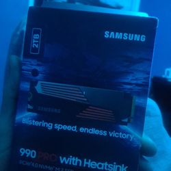 “Samsung 990 Pro 2TB NVMe SSD with Heatsink – PS5 compatible”