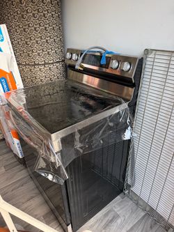 Stainless Steel Electric Range with Glass Cooktop