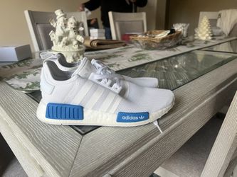 Adidas Tennis Shoes