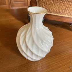 Vintage Rose Bud Vase With Ripple Design
