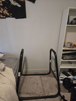 Dip bar calisthenics