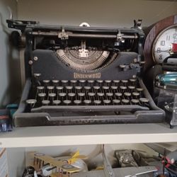 Antique Underwood # 5 Cast Iron Typewritter