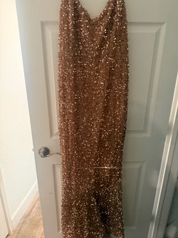 1x Woman ball dress