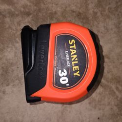 Stanley 30 Ft Lever lock Tape Measurer
