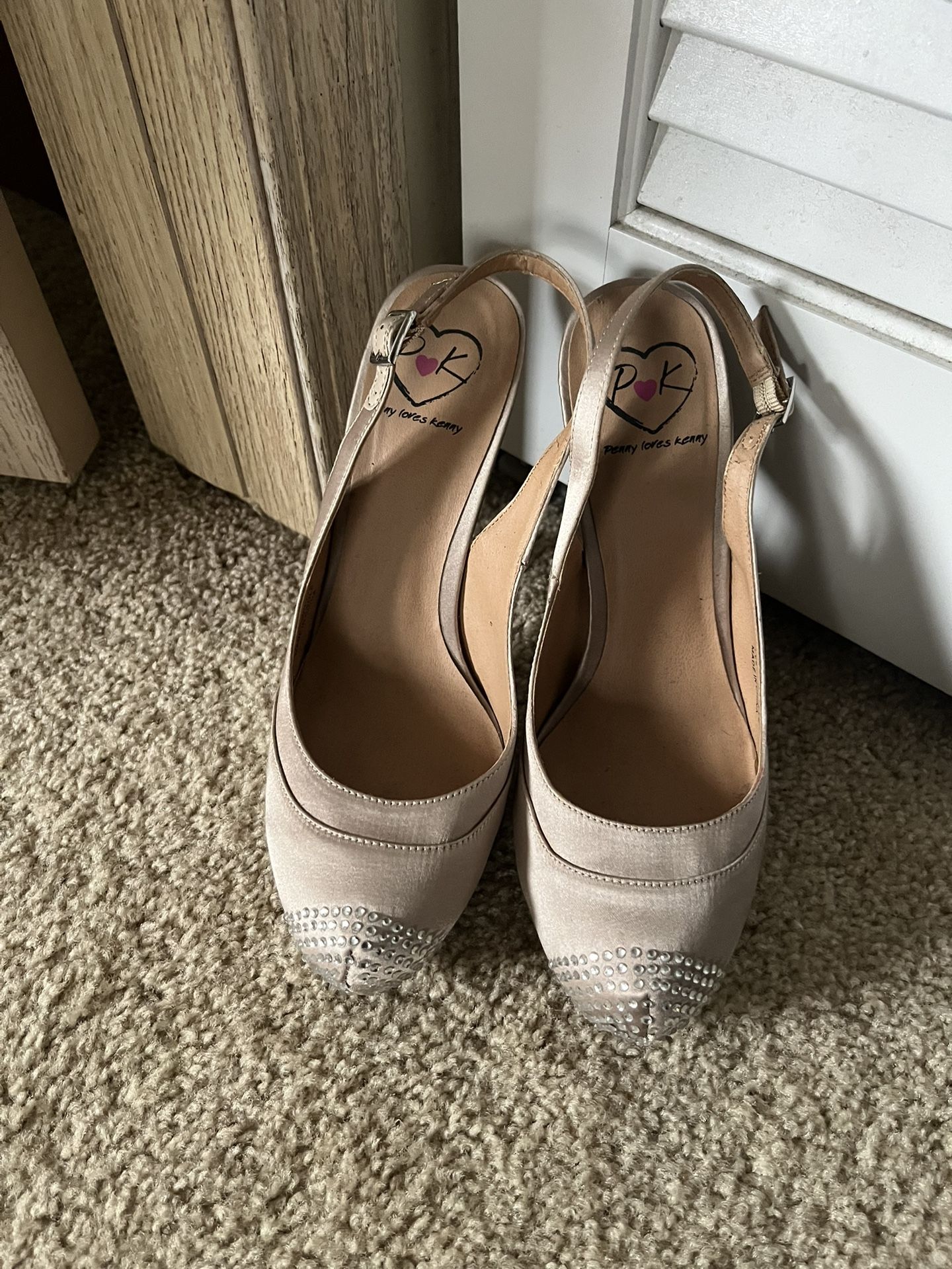 Penny Loves Kenny Beige Women’s Size 9 Heels