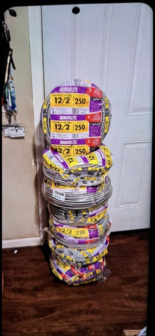 Mc Armorlite Clable 12/2 250 FT 160 DLS FOR ROLL