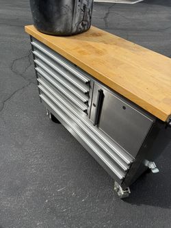 Cosco Rolling tool box with keys