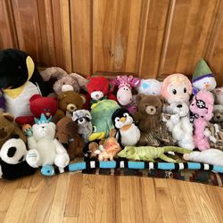 Stuffed animals/plushies