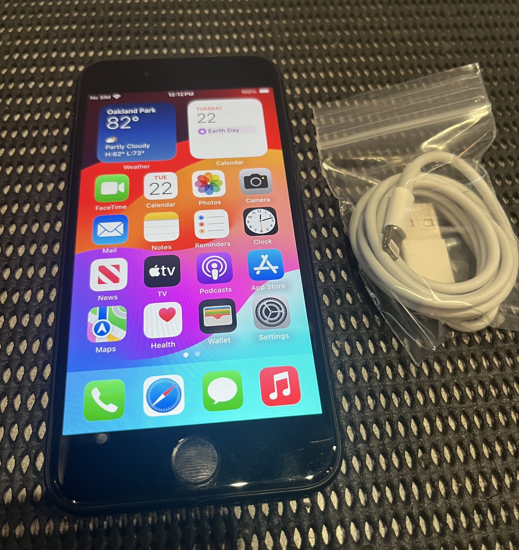 APPLE iPhone SE 3rd Gen (2022) 64GB UNLOCKED-Midnight Black