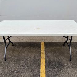 White Lifetime 6’ Plastic Folding Table. 72” White Folding Table