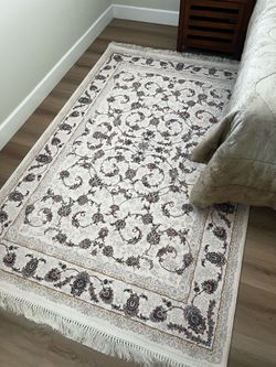 Premium quality Machine Made Persian Rug 5 x 8