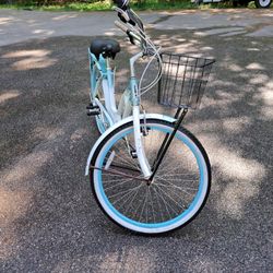 Ladies Schwinn Beach Cruiser 26"