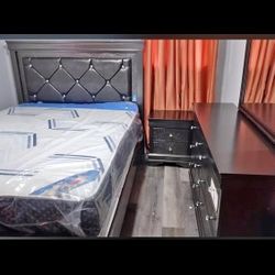 Brand New Arrivals 4pcs  Queen Black Bedroom Set Are Available With Free Delivery 