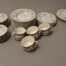 52 PC Set Of Old Ivory Syracuse China