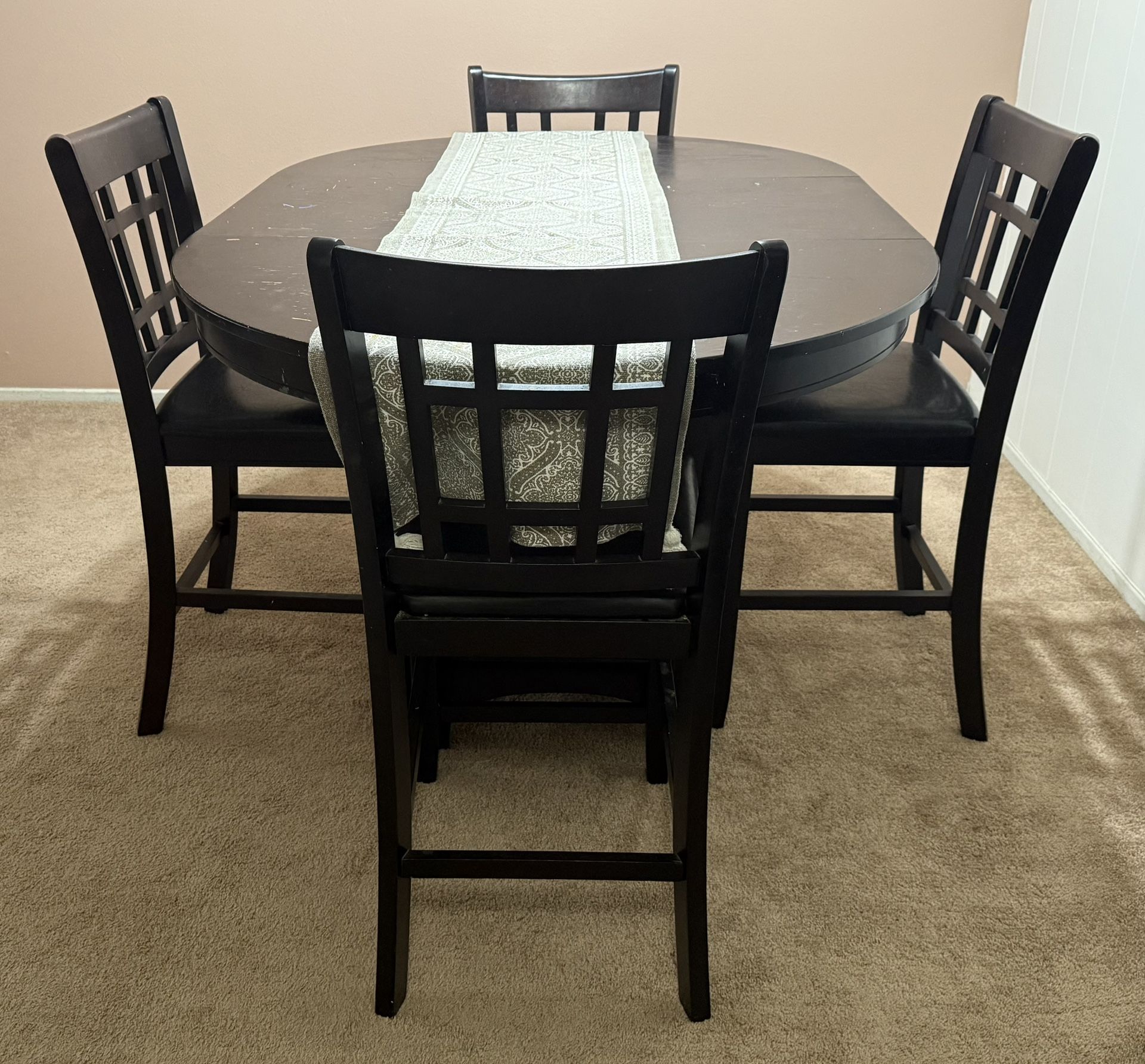 Dinning Table With Chairs