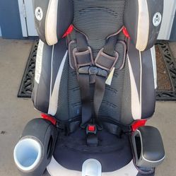 Graco 3 in 1 Booster Seat !