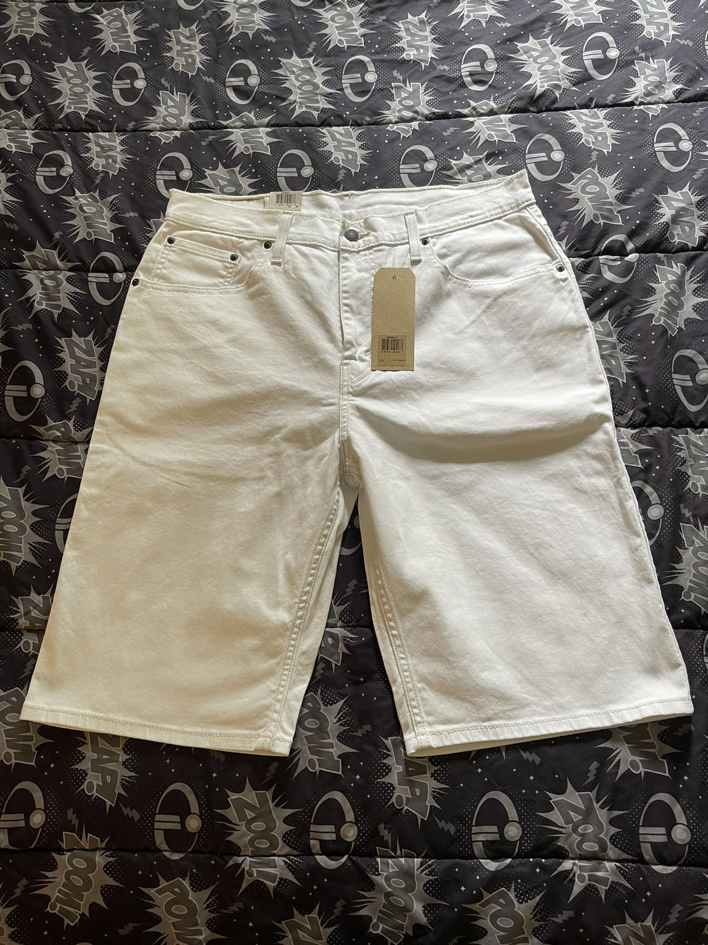 569 Levis White Shorts