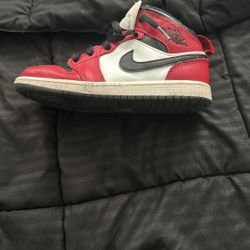 Size 2y.    Really Rare