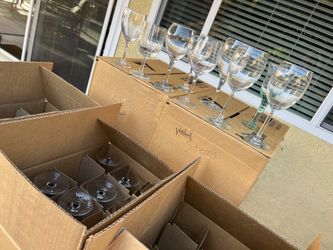75 Stemmed wine glasses
