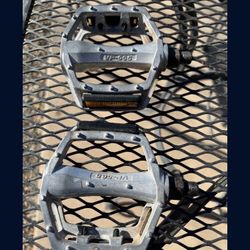 VP 565 Pedals 1/2