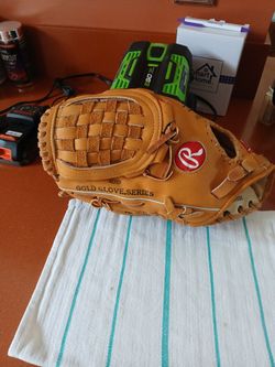 Baseball GLOVE. LEFT HANDERS MITT