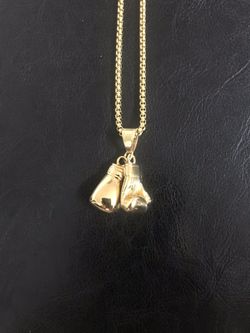 Stainless steel pendant with chain