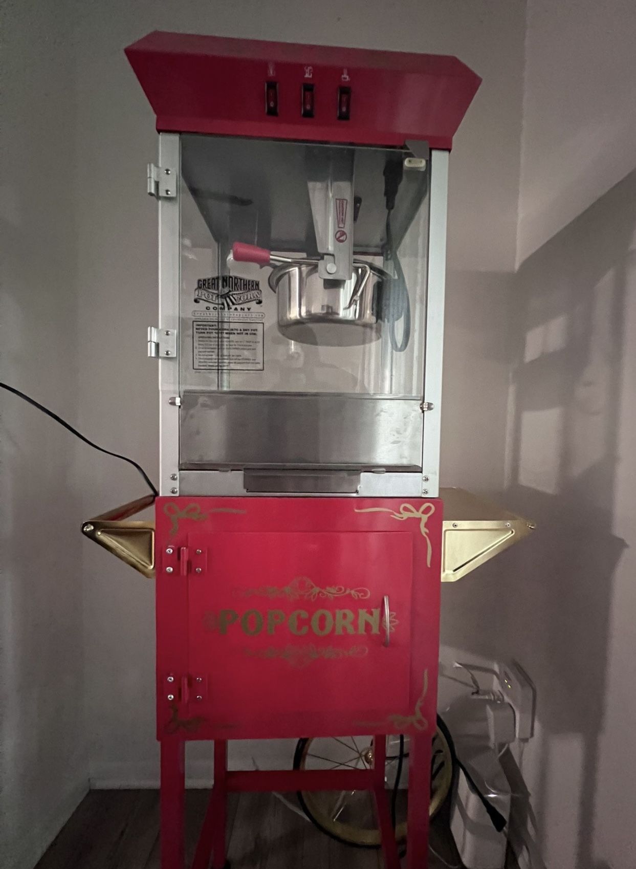 Pop Corn Machine