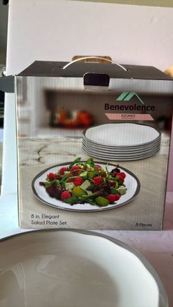Set of 8 salad plates