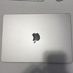 💻 Apple MacBook Pro M1 (32GB RAM / 1TB SSD) – Like New + AppleCare