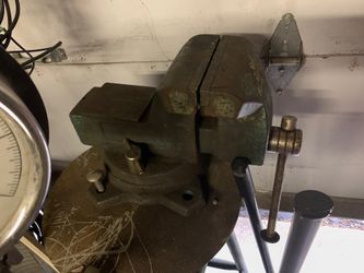 Old bench vise