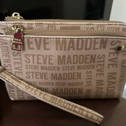 Steve Madden Wristlet 