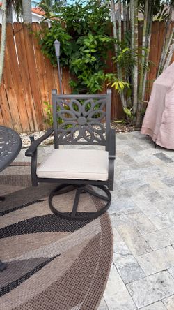 53.6”Aluminum dining table with 4 chairs and cushions