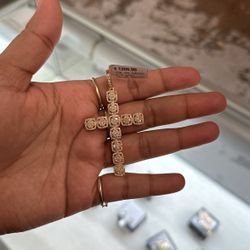 10k Diamond Cross Pendent 9.3 Grams 