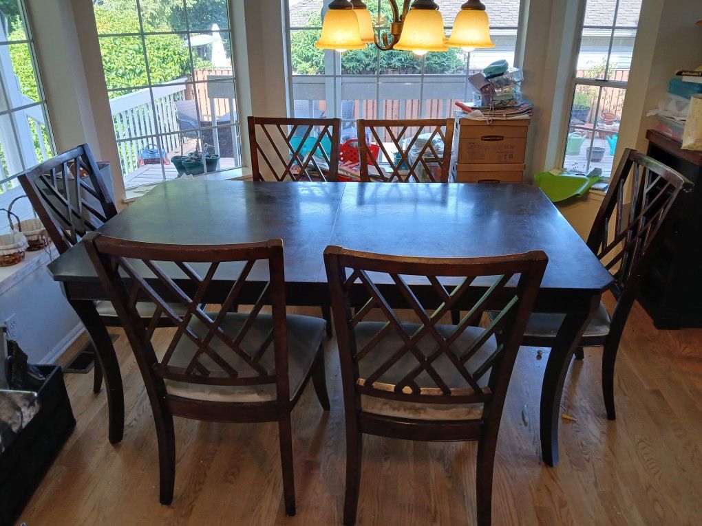 Dining Table And 6 Chairs