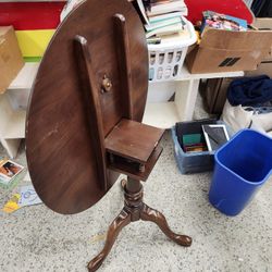 Vintage Flup Round Table