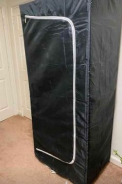Wardrobe/Closet