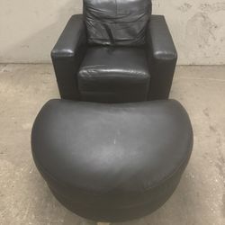 Black couch seat. Both.  35$ Cash 