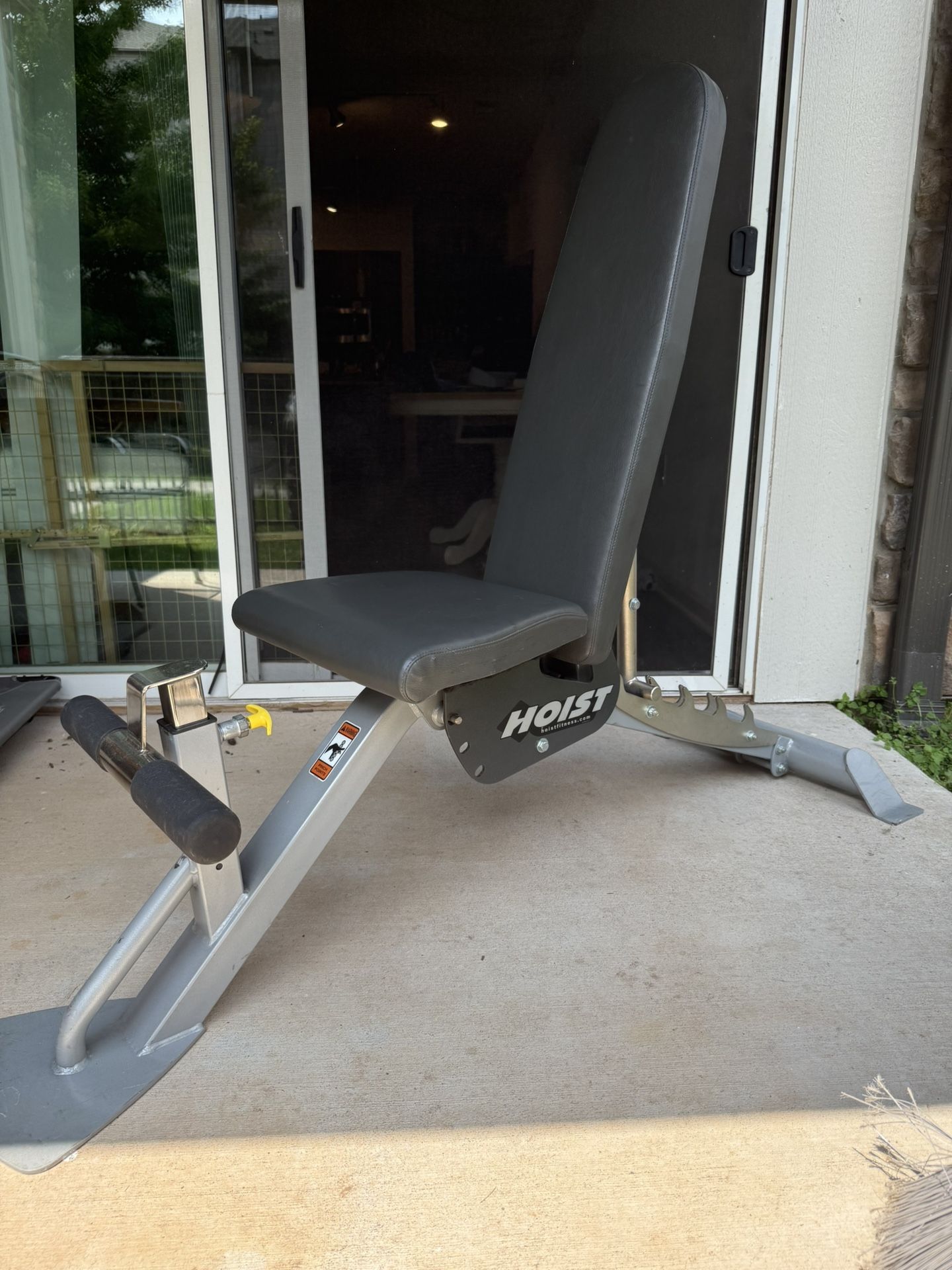 Hoist Adjustable Workout Bench With Decline
