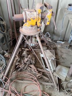 Rotating vice