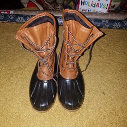 Duck boots size 6.5