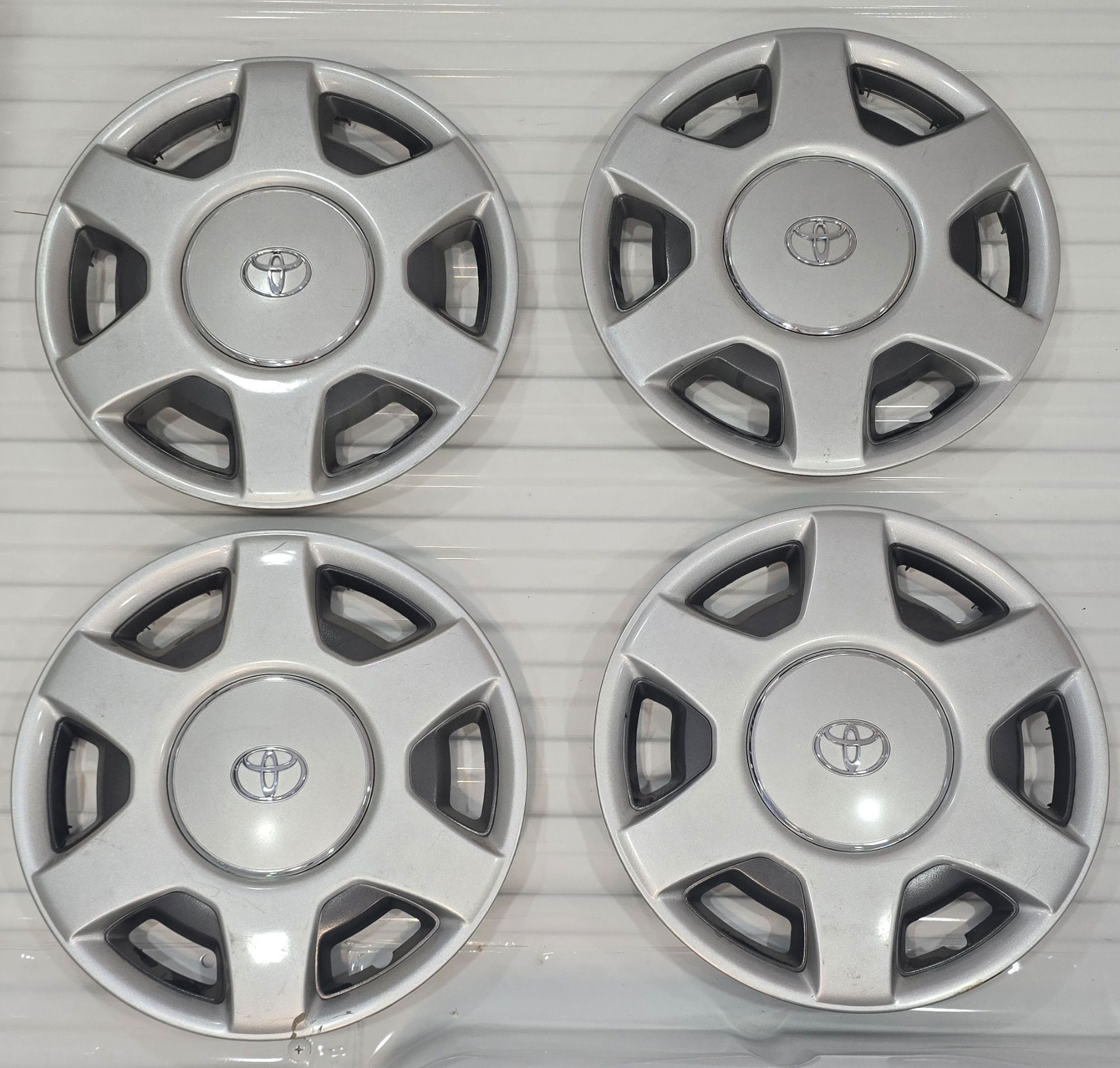 OEM 1(contact info removed) Toyota Camry LE Wheel Covers Hubcaps Set of 4 Genuine Toyota