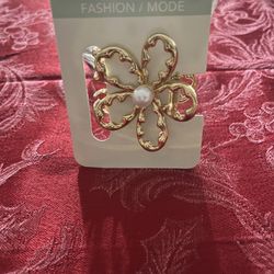 Gold Flower Claw Clip