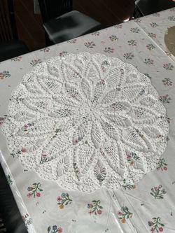 25” beautiful high quality yarn Large Round White Crochet Doily