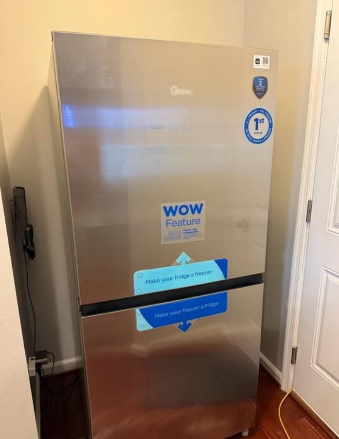 Midea 20 cubic feet refrigerator / freezer / upright flex
